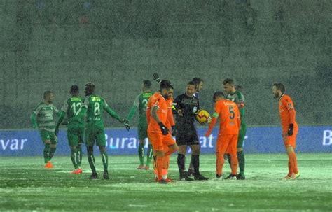 B­a­ş­a­k­ş­e­h­i­r­-­B­u­r­s­a­s­p­o­r­ ­m­a­ç­ı­ ­e­r­t­e­l­e­n­d­i­